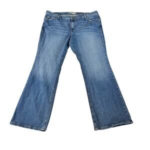Levi’s 590 Bootcut Jeans Women’s 18W Regular  Inseam 31 Detailed Flap Pockets